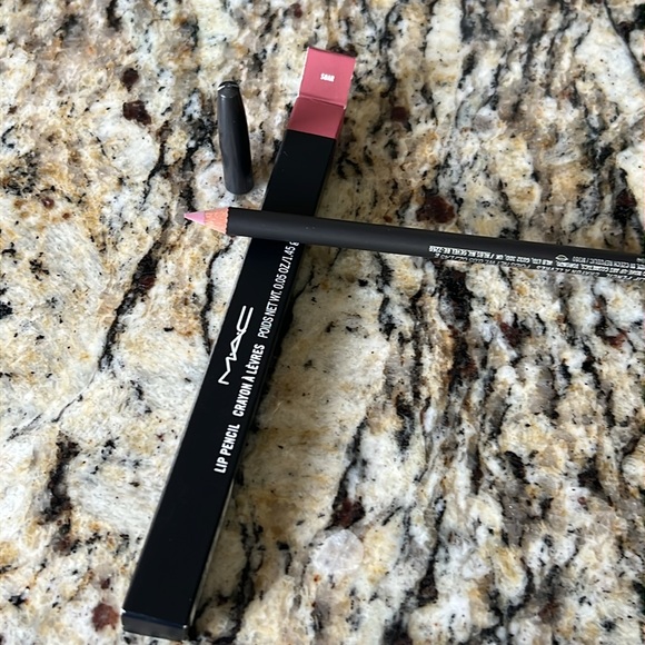 ⚡️💕Soar Mac Lip Liner BNIB - Picture 3 of 8